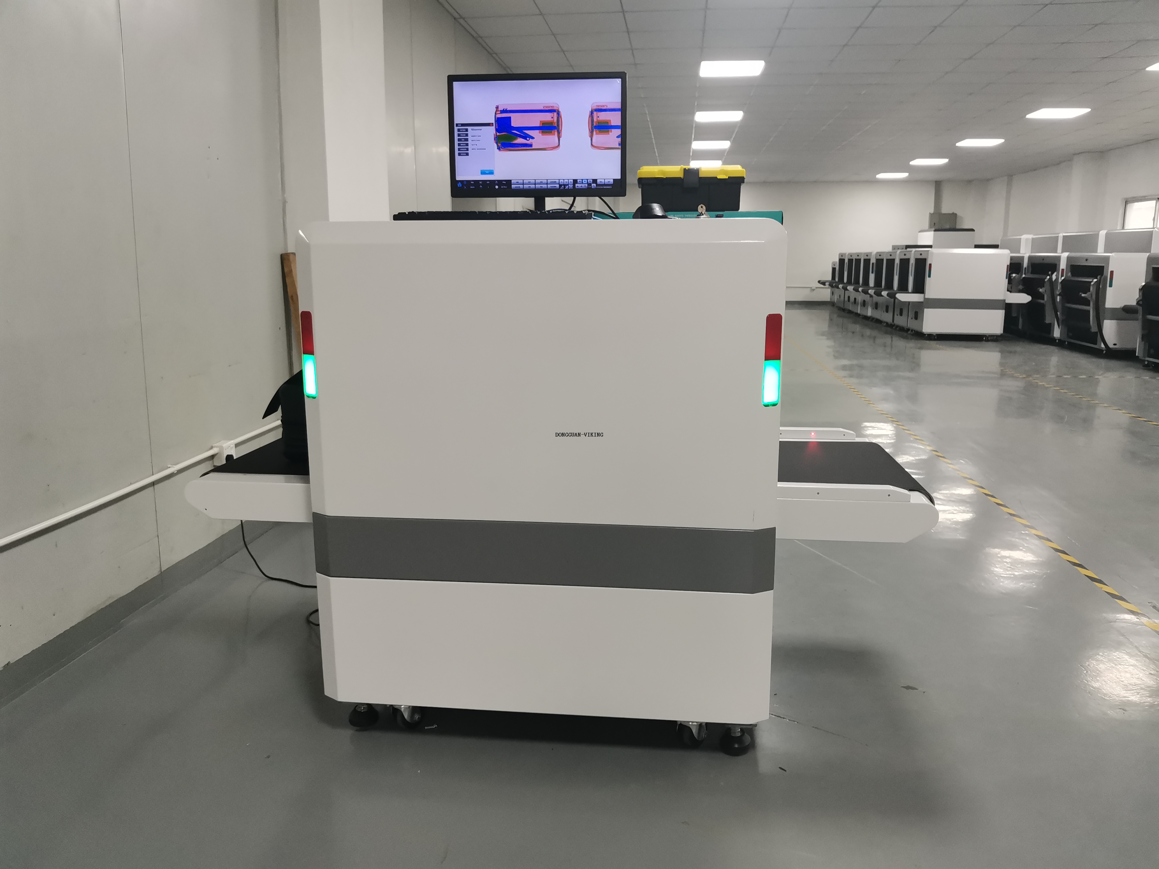 airports x-ray checked luggage scanner screening machine 