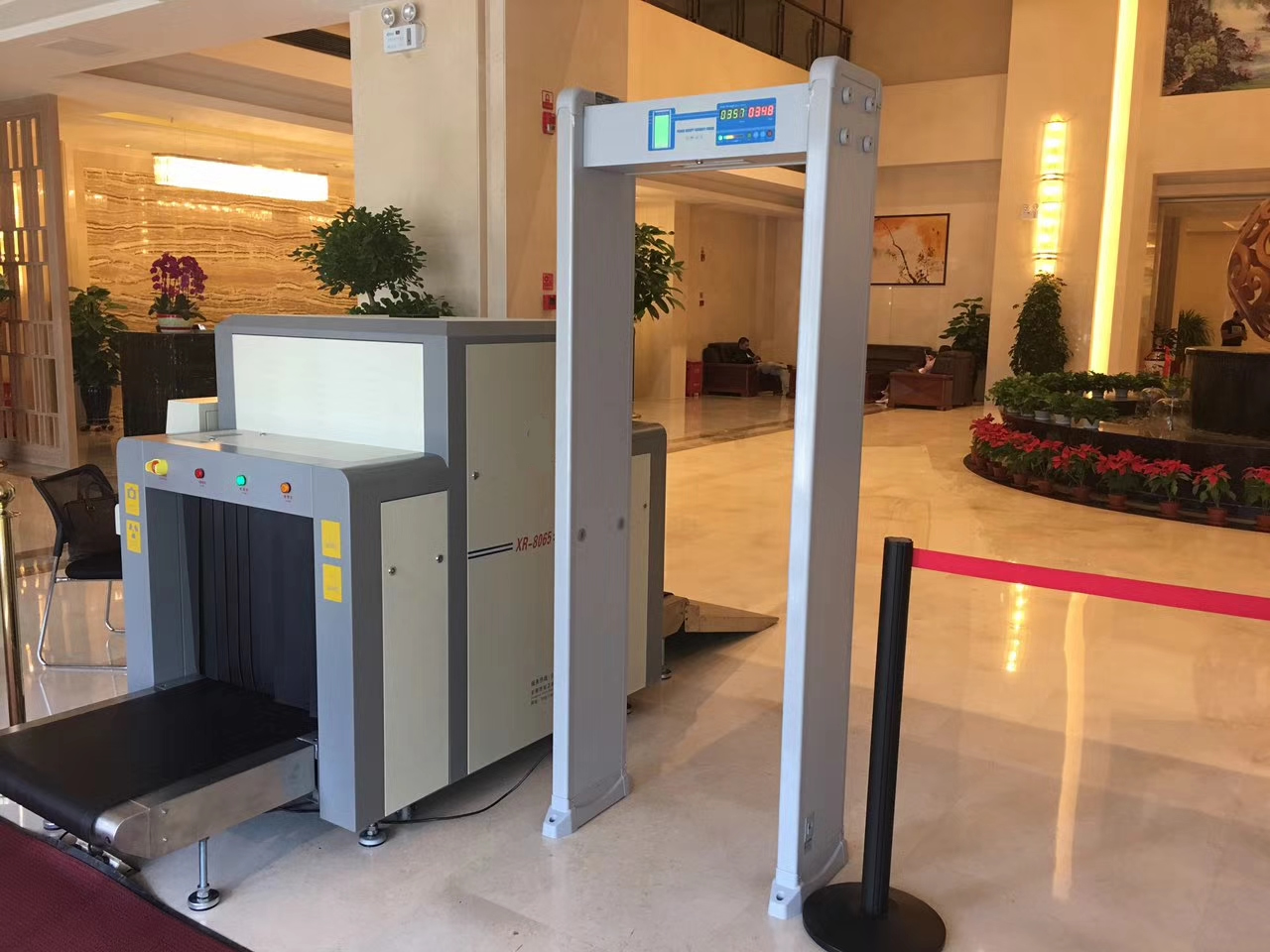 Airport security x ray baggage screening system 